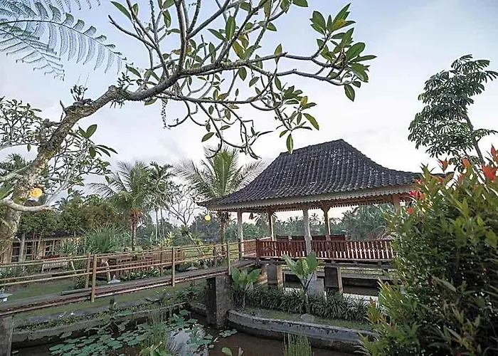 ホテル Uma Caming Ubud 3*